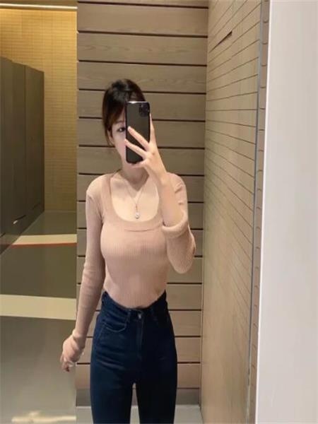 丝袜制服小雨