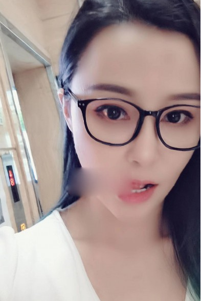江岸小妖精
