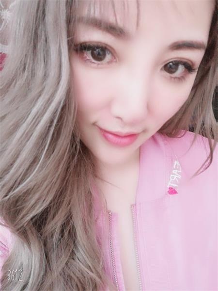 服务大妞姗姗