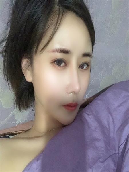 推荐个服务系的女孩子