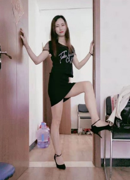 身材不错的小嫂子