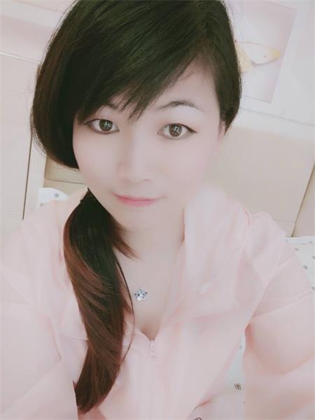 服务态度不错的少妇