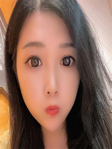 巨乳美女，身材曲线是真的爽