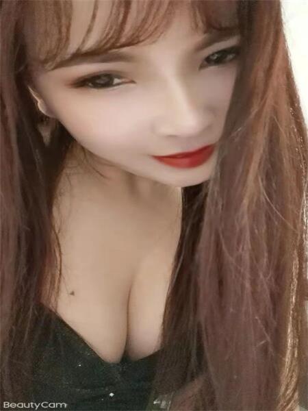 可大活的性感大奶妹
