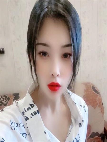 轻熟女朵朵