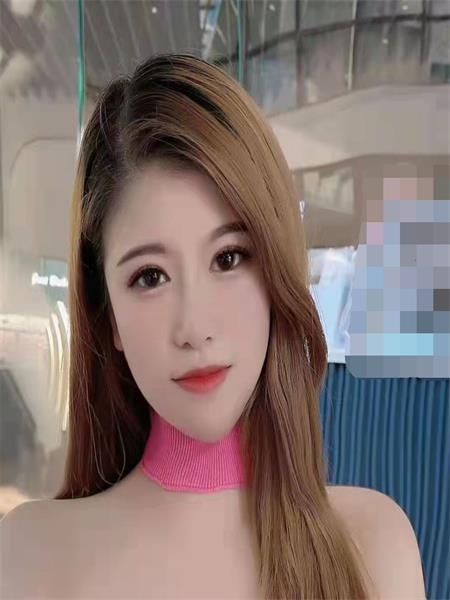做莞式服务的大奶妹子