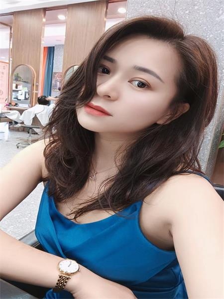 萍儿身材性感服务好