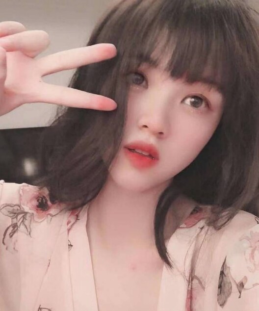 花都萝莉小甜甜