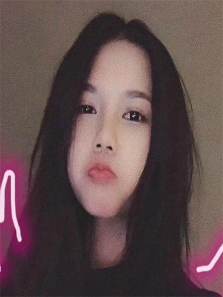 体验高颜值嫩妹
