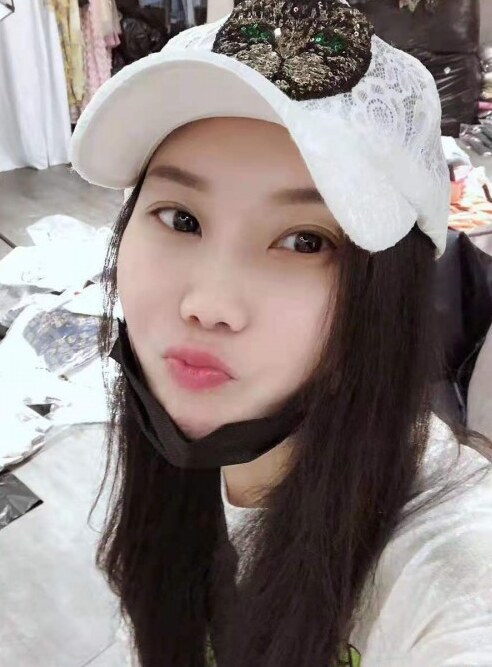 爱健身的兼职妹