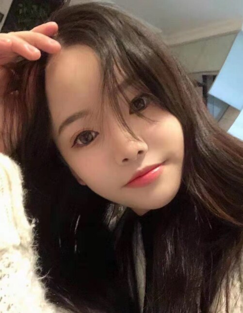 分享个年轻粉嫩的小美女