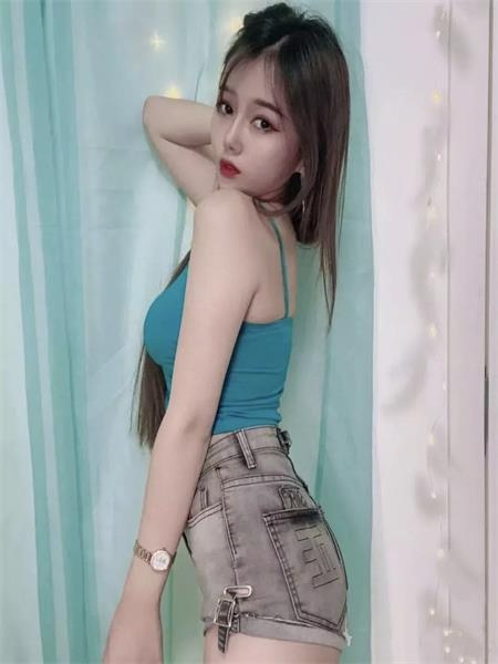 样貌身材都好的小沫