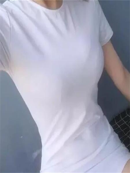 清纯巨乳美女桃子