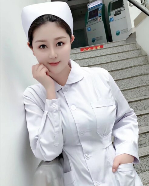 颜值不错的小护士