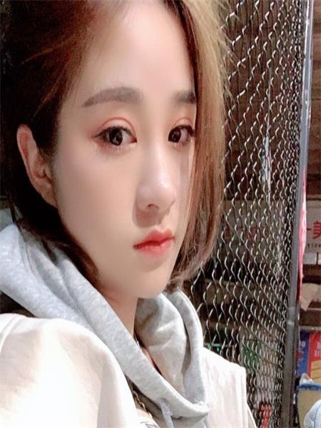 白嫩的玥儿妹妹