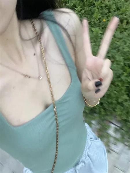 抱起来操的小嫩妹