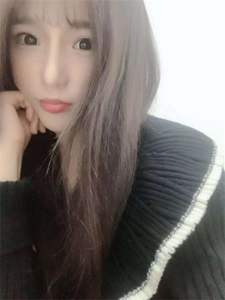 一个水嫩的妹子