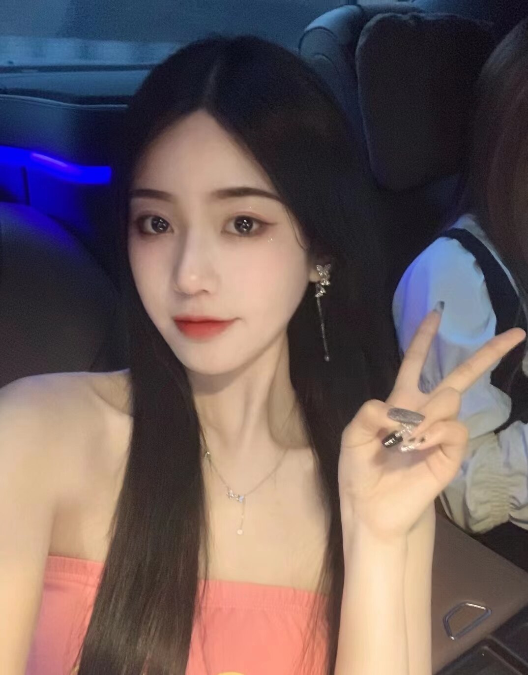 极品小妹鲍鱼粉嫩小穴紧 身材苗条