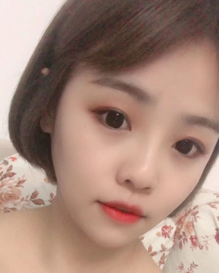 20出头的童颜巨乳妹儿