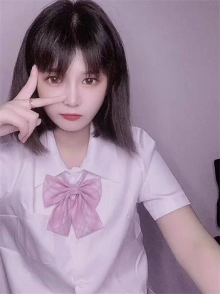 小巧灵气的妹子甜橙橙