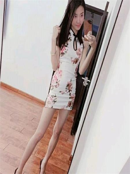 北京弹古筝的妹子