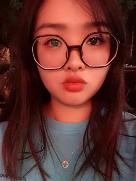 嘉定萌妹子薇薇