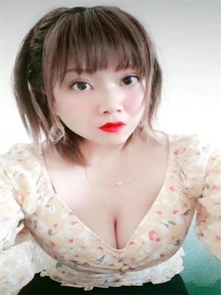 大胸美女珊珊