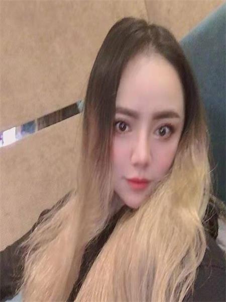 大胸美女人人爱