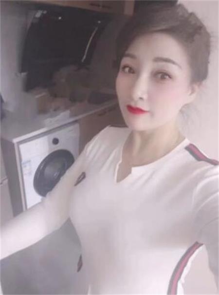少妇沐晴