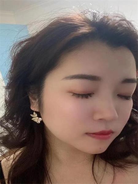 手法技术很好的妹子