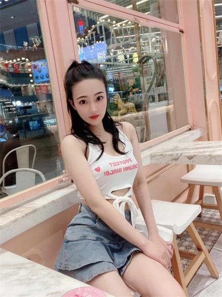 颜值大长腿小骚货