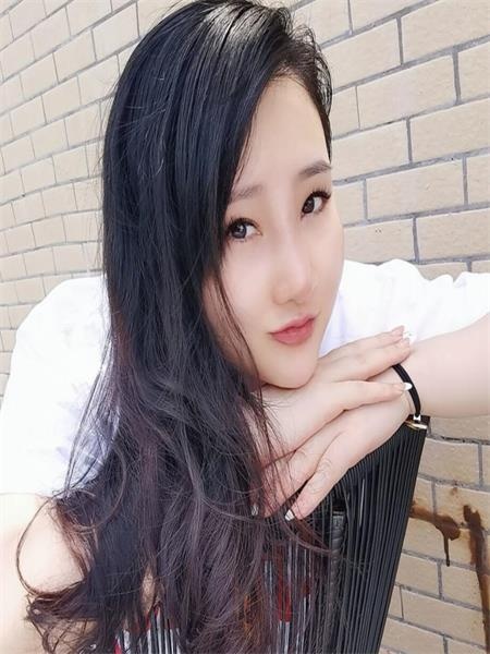 大美乳白雪