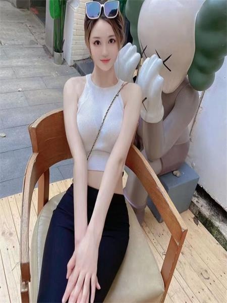 漂亮温柔大胸妹
