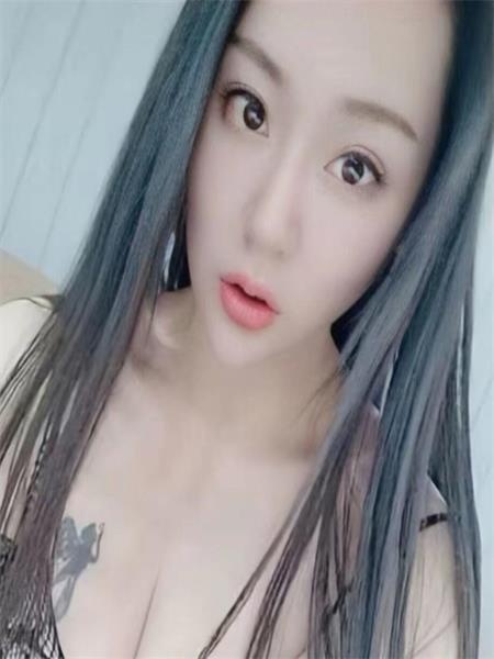 襄阳佩琪，胸大活好