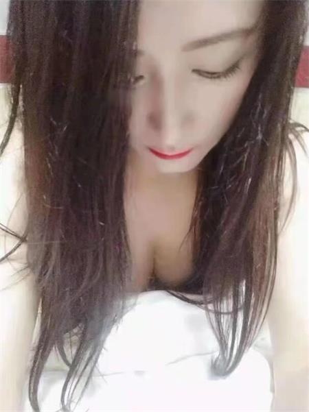 长腿邻人若妻