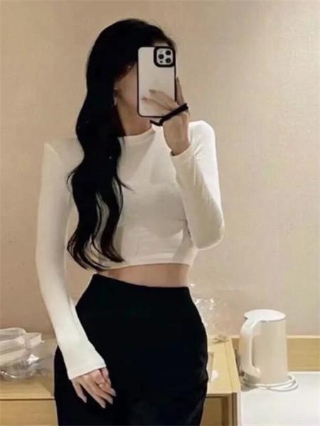 小妹身材完美，看就骚
