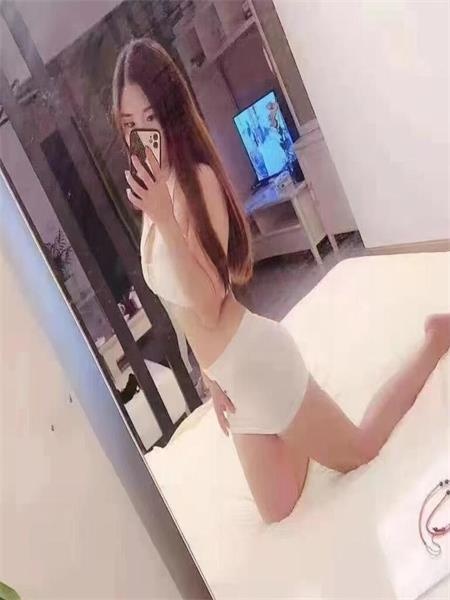 蜜桃胸小雨点