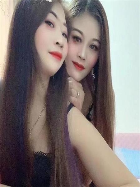 宝山双飞发情人妻