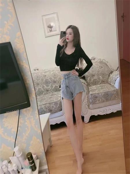 嫩妹子婉婷