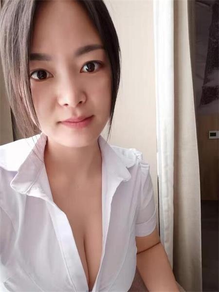 二道大胸妹子