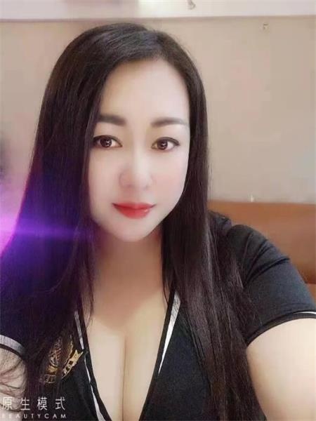 大胸熟女