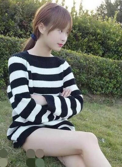 清纯美少女，粉嫩可爱