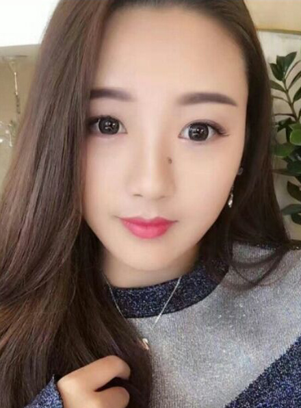 颜值不错的御姐