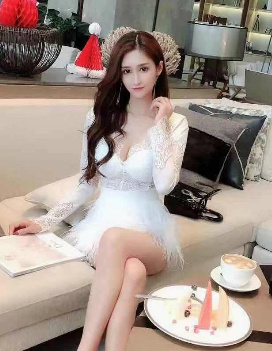 年轻温柔的软妹纸 