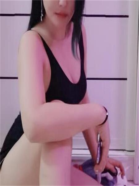 江岸小妖精