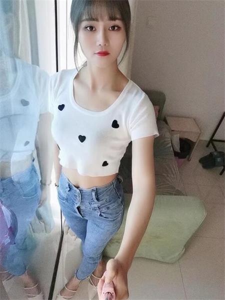 江宁气质美女
