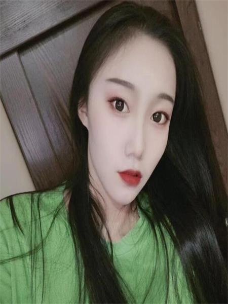 俏皮小可爱雨夏