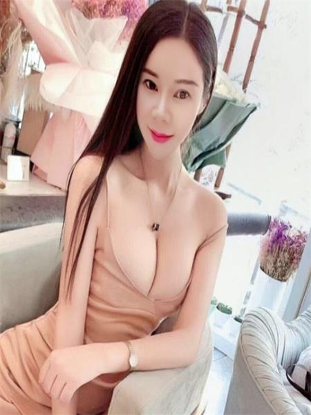 体育场大波妹