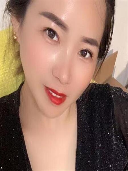 丹丹身材还行