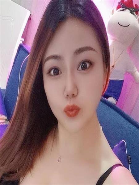 前凸后翘s型小妹
